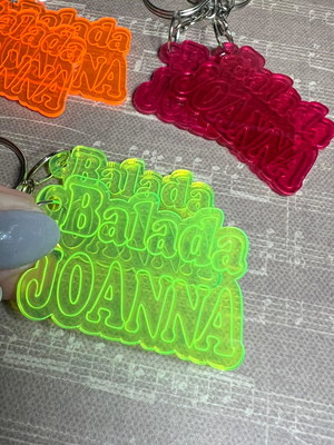 Chaveiro acrílico neon balada