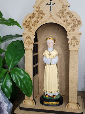 Nossa senhora salette resina com capela madeira oratorio tp