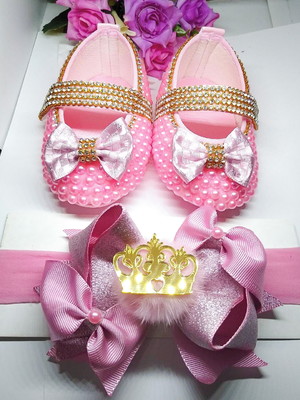 Sandália de pérolas bebes enxoval, rosa bebe com laço coroa