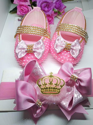 Sandália de pérolas bebes , rosa bebe com laço coroa