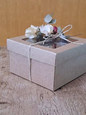 Caixa kraft com tampa de acetato (13,5x13,5x8cm)