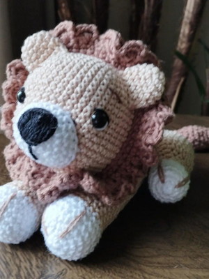 Leão jubinha henri croche amigurumi