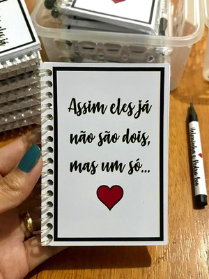 Caderninho romântico com lápis personalizado