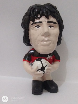 Boneco do jogador de futebol zico flamenguista