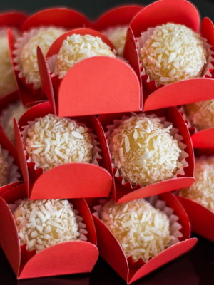 Cento brigadeiro/ doces tradicionais