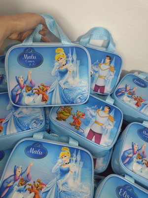 Maletinha lembrancinha personalizada cinderela princesas