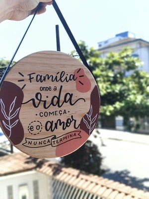 Quadro em pinus personalizado em lettering p/decoração. (un)