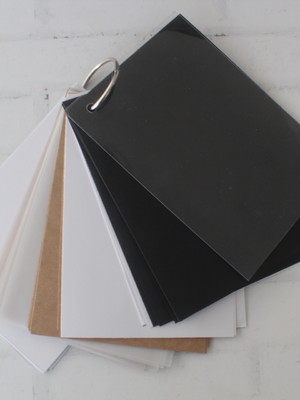 Caderno com folhas variadas com argola