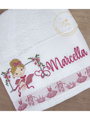 Toalha de banho infantil personalizada bordada bailarina
