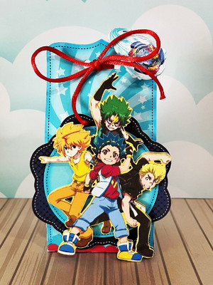 Caixa aberta (sacolinha) beyblade.