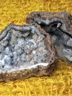 Geodo de pedra natural 02 - duas partes