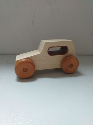 Carrinho de madeira