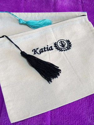 Nécessaire em algodão crú com zíper e tassel