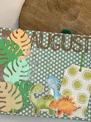 Scrapbook álbum mesvesário baby dinossauro