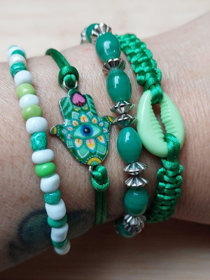 Pulseira de cristal com macramé búzios verde