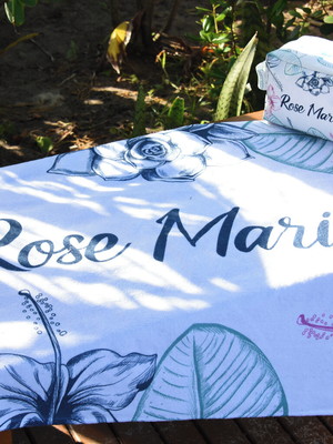 Toalha de praia personalizada com nome - flor de lótus