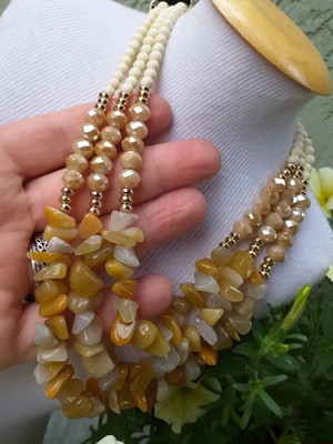Colar com pedra natural quartzo e cristal facetado