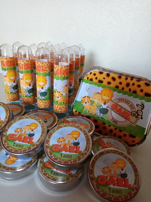 Combo safar 02 com 80 lembranças personalizadas