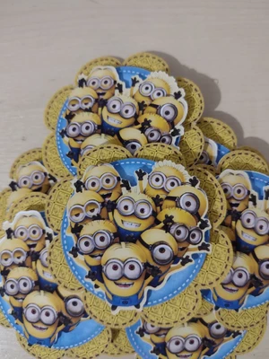 Pacote com 10 apliques/ recortes - minions