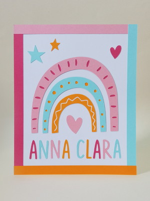 Display de mesa arco-íris boho com nome