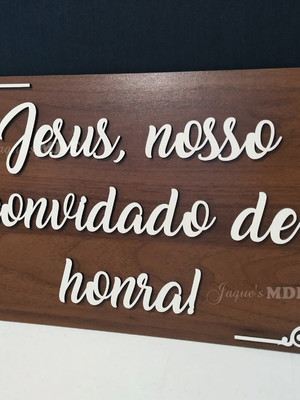 Placa rústica com texto personalizado aplicado
