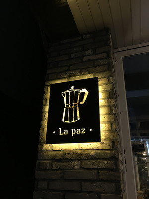 Letreiro para fachada, luminoso.