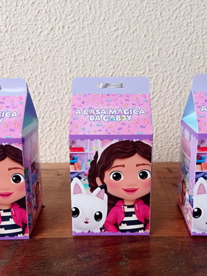Lembrancinhas caixa milk a casa mágica de gabby 10 unid.
