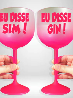 Taça de gin degradê rosa eu disse sim e eu disse gin