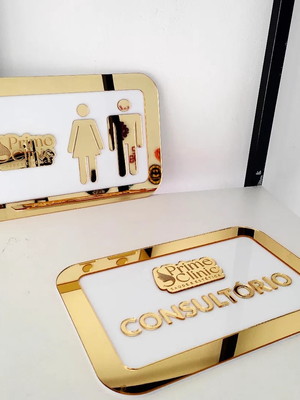 Placa em acrílico personalizada em acrílico espelhado