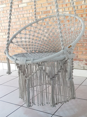 Cadeira suspensa de macrame feita em corda náutica