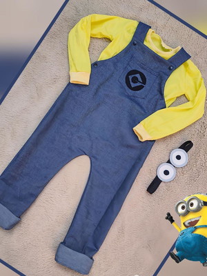 Macacão minions menino
