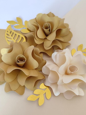 Flores de papel perolizada 3 peças