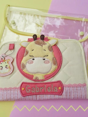 Caderneta de vacinação personalizada girafinha