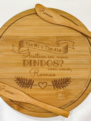 Convite p/batizado tábua 21cm e 02 espátulas personalizadas