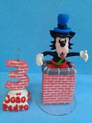 Topo de bolo lobo na chamine