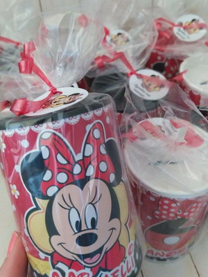 Cofrinho minnie vermelha personalizado embalado