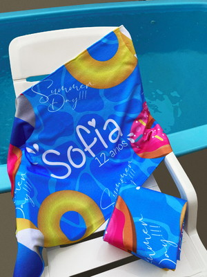 Toalha de praia - festa na piscina
