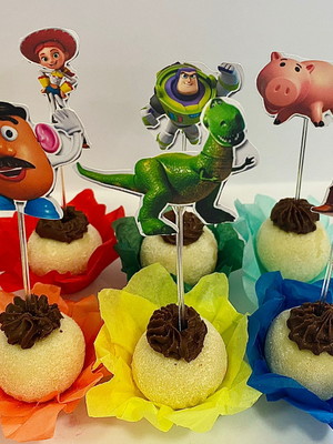 Forminhas toy story e toppers