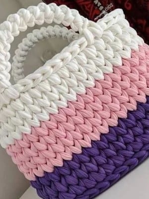 Bolsa de crochê colorida malha crochê