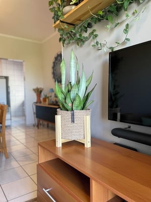Cesto de sisal e juta g com suporte