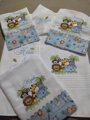 Kit fralda e toalha de banho com capuz personalizadas