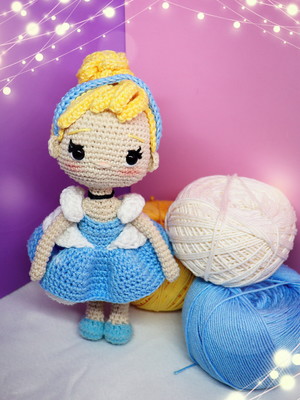 Boneca cinderela amigurumi