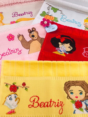 Kit princesas disney - toalha mão bordada em ponto cruz.