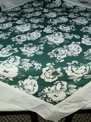 Toalha de mesa tricoline barrada , canto mitrado 1.50mx1.50m