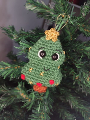 Mini árvore de natal amigurumi para enfeite natalino