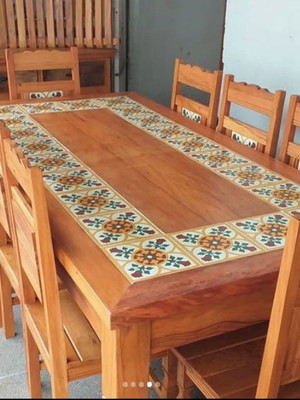 Mesa de jantar 2 m x 1 m com 8 cadeiras com ladrilho