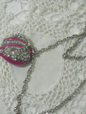 Colar de coração com strass rosa pink