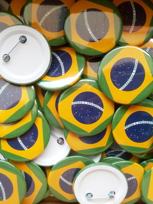 Botons personalizados com a bandeira do brasil 4,5cm - copa