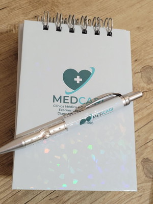 Kit bloquinho e caneta com logo