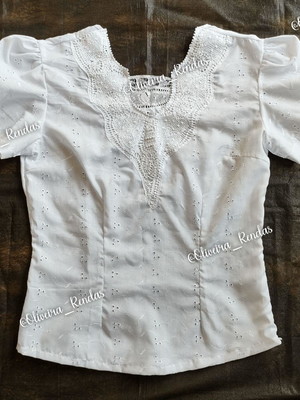 Blusa com renda renascença branca